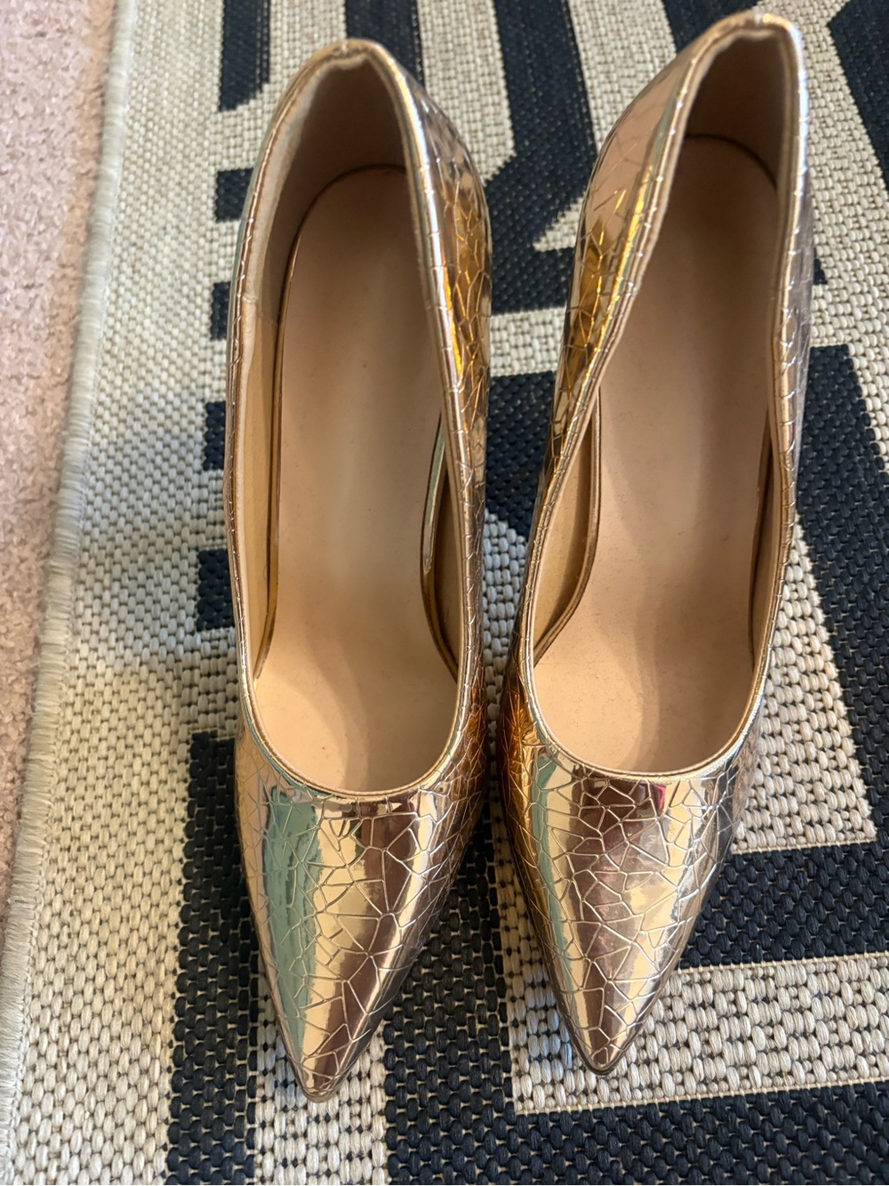 Gold Textured Pointed-Toe Women's Pumps